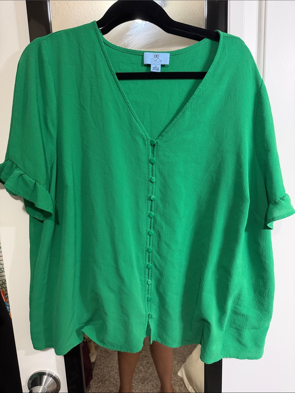 CeCe Bright Green Button-Front V-Neck Blouse